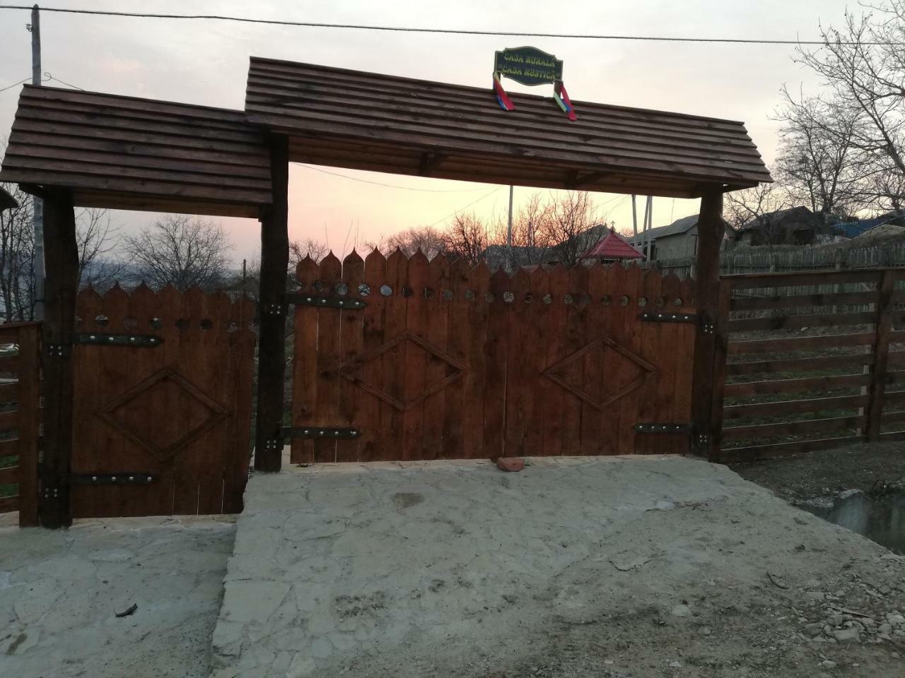 Vila Pensiunea Turistica "Casa Rustica" Chiscareni Exteriér fotografie